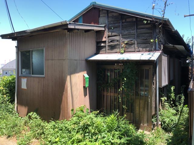 木造平屋建て解体工事(神奈川県横浜市西区境之谷)　工事前の様子です。